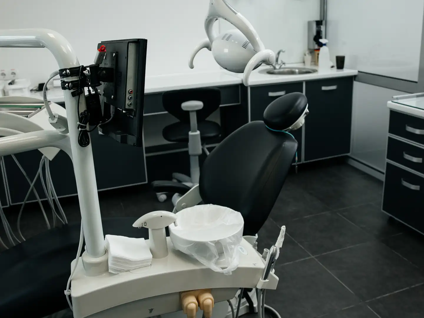 https://ortovin.ua/wp-content/uploads/2026/08/stomatologia-ortovin-al.webp