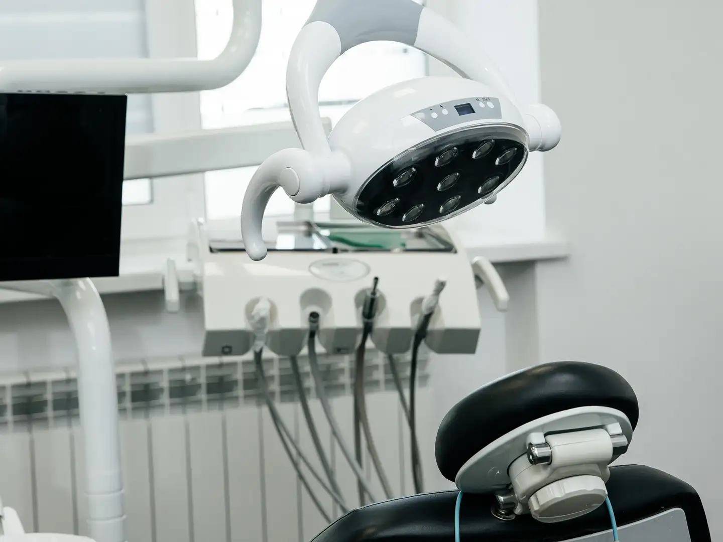 https://ortovin.ua/wp-content/uploads/2026/08/stomatologia-ortovin-am.webp