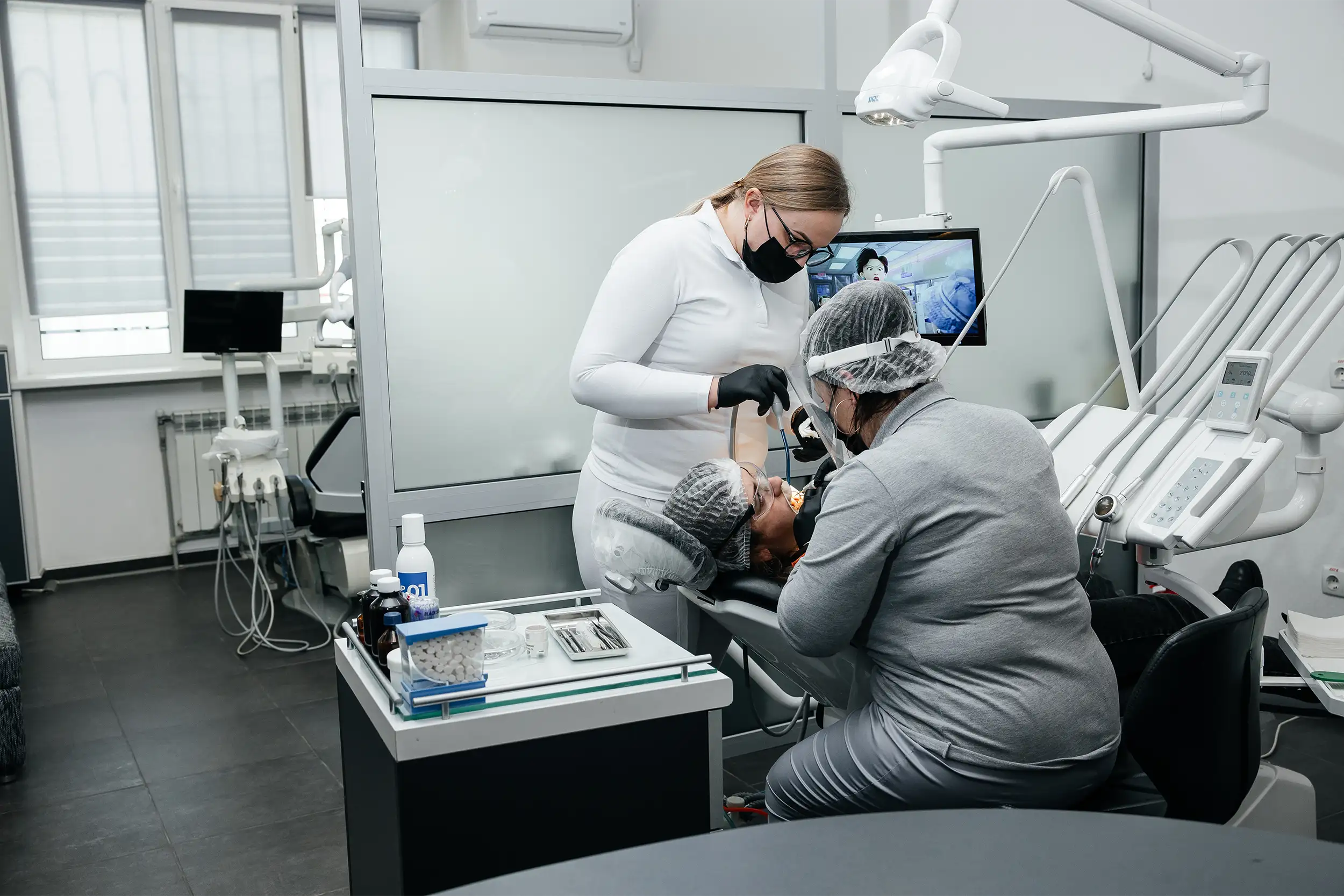 https://ortovin.ua/wp-content/uploads/2026/08/stomatologia-ortovin-az.webp